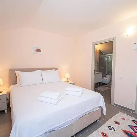 Peaceful Duplex With Splendid View & Shared Pool In Göcek