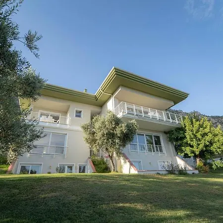 Lejlighed Peaceful Duplex With Splendid View & Shared Pool In