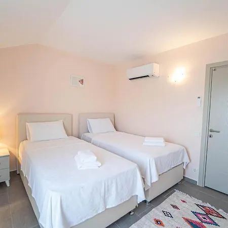 Apartment Peaceful Duplex With Splendid View & Shared Pool In